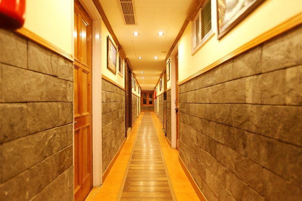 Bridge View Regency Hotel Simlá Kültér fotó